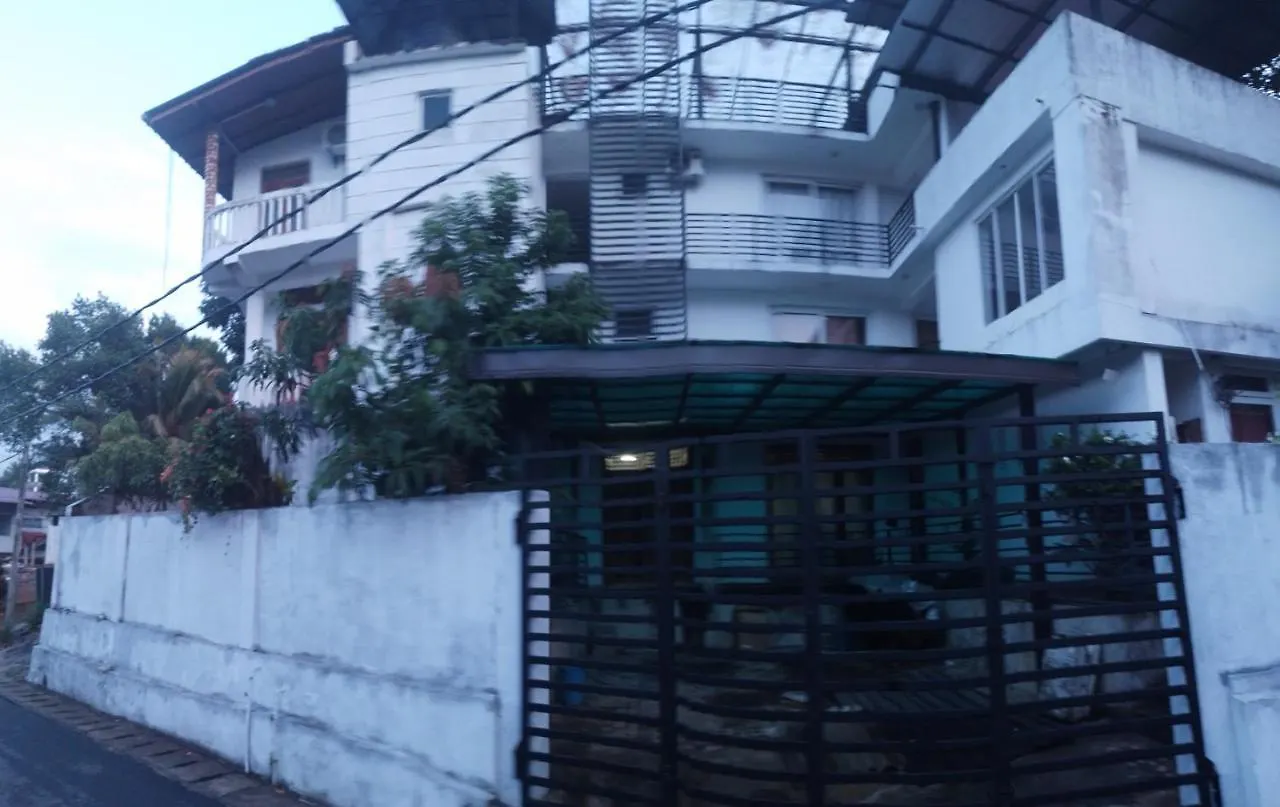 Hillway Tour Inn Kandy Guest house